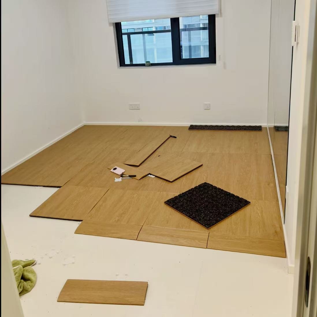 Wood‑grain Rubber Flooring Tiles - Image 6